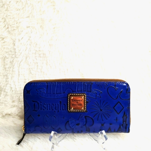 Dooney & Bourke Handbags - D&B Wallet